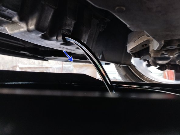 finir de dévisser à la main