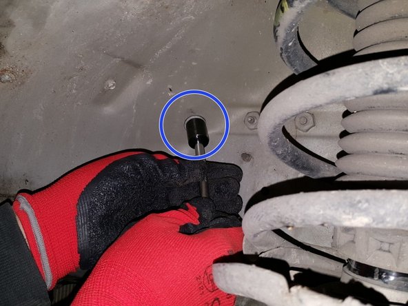 Retirer le support de batterie.