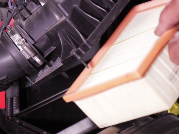 Retirer le filtre à air de son emplacement