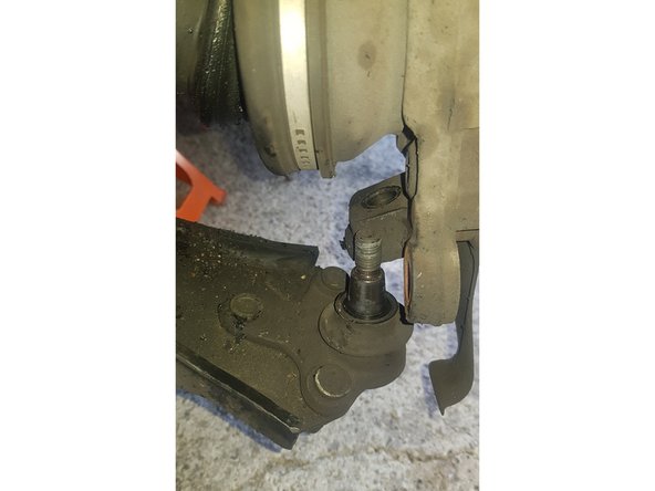 Tirez sur la fusée puis sortez le cardan.