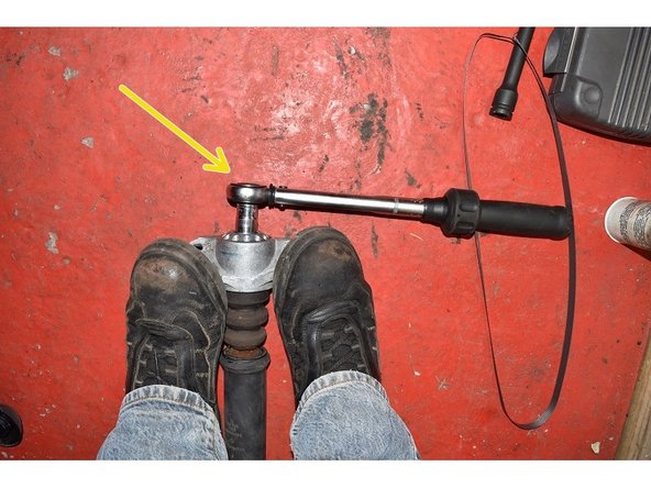 Une fois la tige serrée assez fort (pas trop non plus) elle ne tournera plus grâce au serrage, vous pourrez donc serrer à un couple de 25Nm