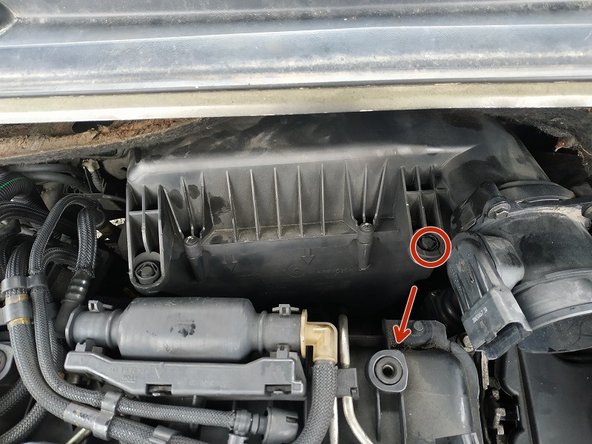 remettre la boîte à air en place dans ses 4 ergots