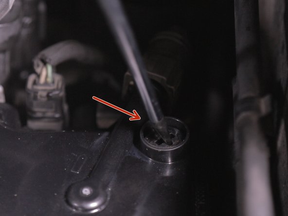 Purger le filtre à carburant en dévissant la vis de purge jusqu'à ce que le gasoil sorte par cette même vis