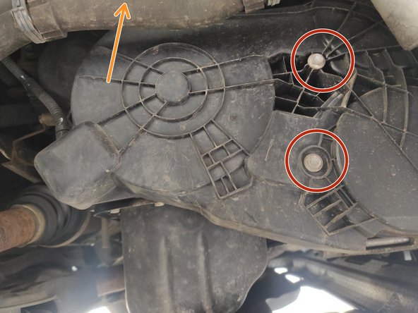 Desserrer les 2 Vis à tête hexagonale diametre 10