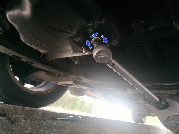 C'est un joint en feutrine qu'il faudra changer systématiquement (référence Toyota 90430-12028). On voit ici que le précédent garage a installé un joint beaucoup trop grand et non compatible.