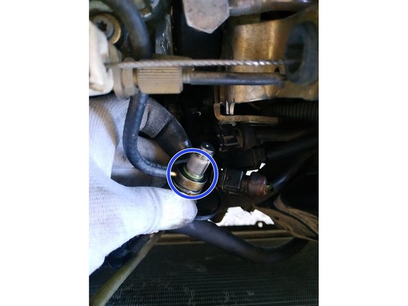 s'assurer que le joint torique est bien présent de l'autre côté