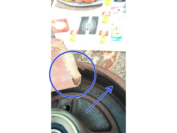 En faire de même avec l'autre partie frottante du tambour!