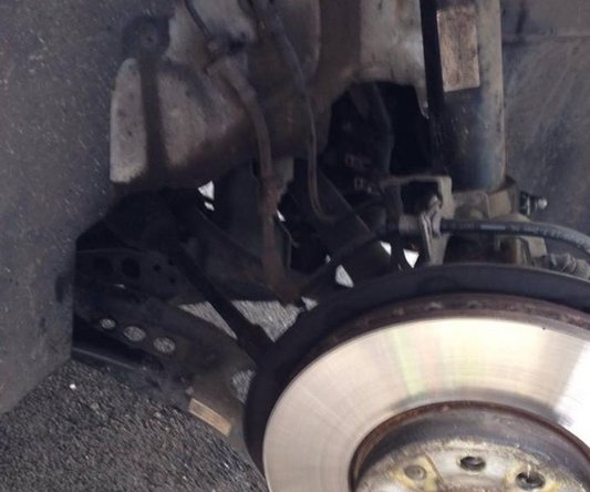 Vous pouvez maintenant tirer sur le triangle pour l'enlever de son support.