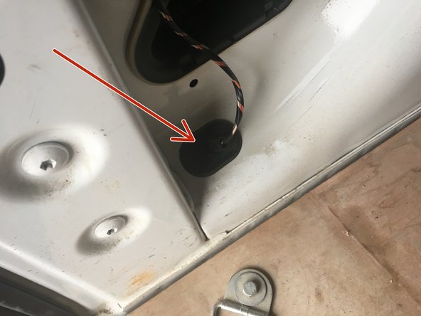 Passer le faisceau à travers la caisse au niveau du faisceau déja présent