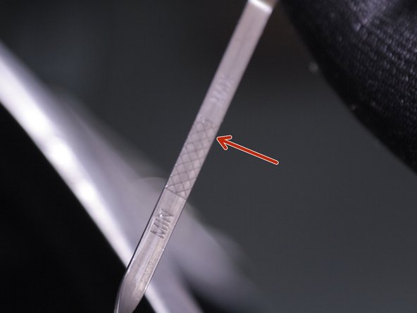 Le bon niveau d'huile doit se trouver juste en dessous du maximum