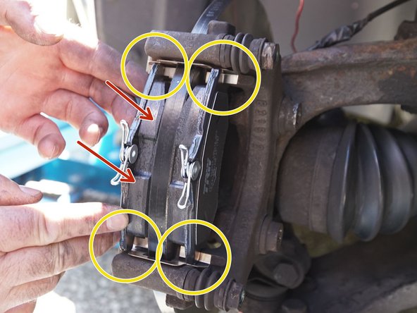 Placer les plaquettes sur la chape, dans les nouvelles accroches