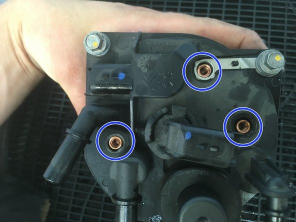 Visser les 3 vis de T15