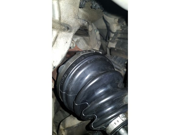 Accouplez le cardan avec l'arbre d'accouplement.