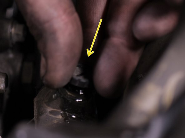 Resserrer la vis du bouchon de purge avec un tournevis plat