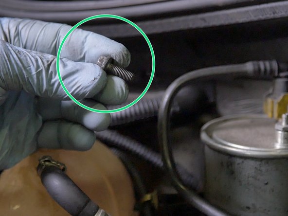 Extraire le support du filtre en le faisant pivoter