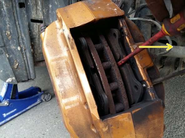 Écarter délicatement les plaquettes en faisant levier