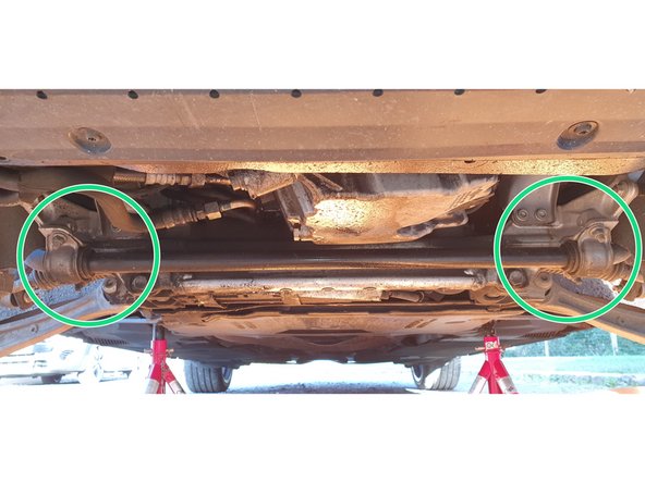 Localiser les 2 silents-bloc.