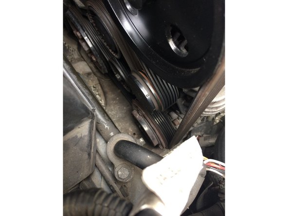 Repérer la position de la courroie, c'est important car au remontage ça évite d'avoir un doute