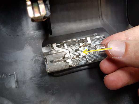 Replacer l'ampoule dans le support