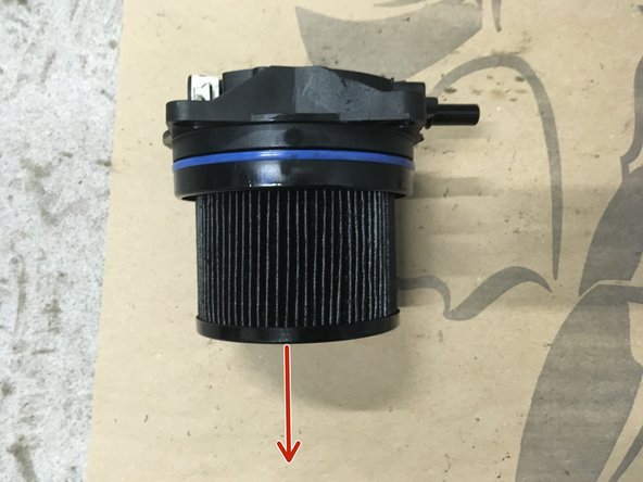
Remove the old filter by pulling it downwards
