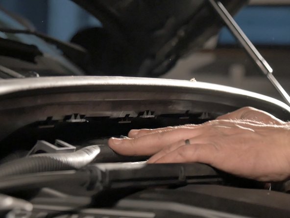 Décrocher les gaines de faisceaux en tirant dessus