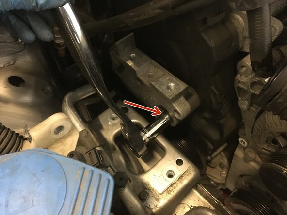 Retirer les 3 vis de 16