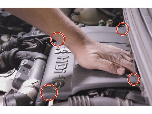 Repositionner le cache moteur