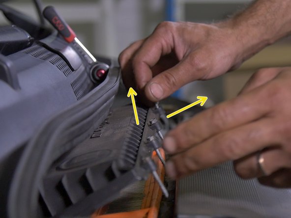 Retirer le couvercle de la boite à air