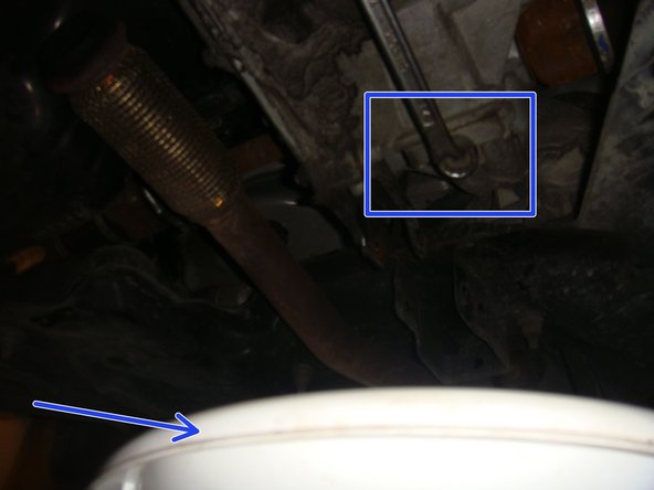 Placer un bac sous le bouchon