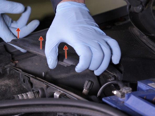 Retirer en tirant simplement vers vous la grille d’aération