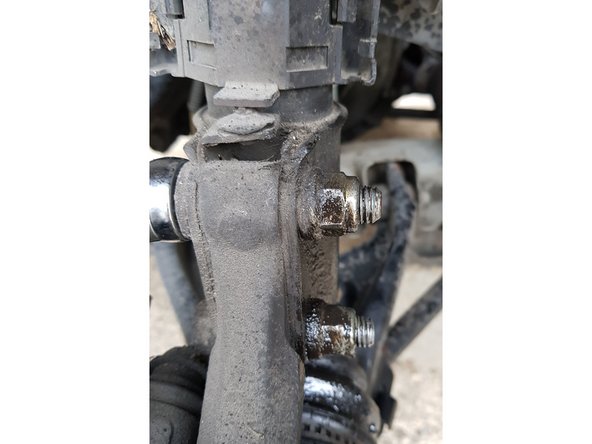 Pulvérisez du dégrippant/lubrifiant.