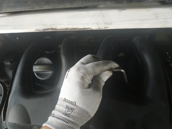 dévisser les 4 vis de maintien du collecteur, clés Allen de 5 et de 6