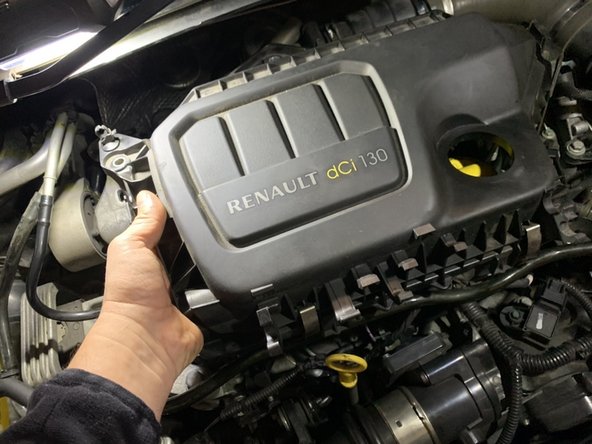 Retirer le cache après avoir enlever le bouchon d huile