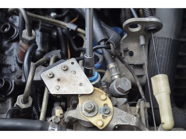 Eloignez le câble électrique.