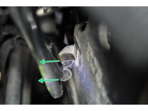 
The diesel feed pipes are also fixed to the crankcase
