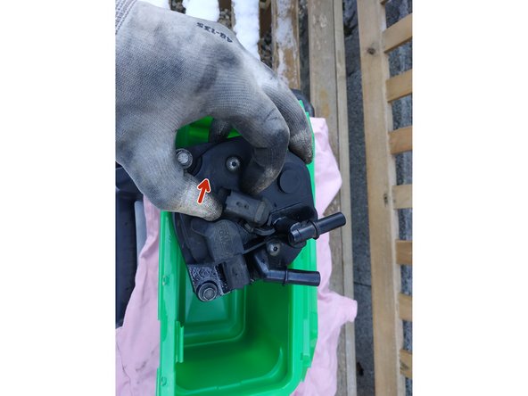 placer un bac de récupération sous le filtre