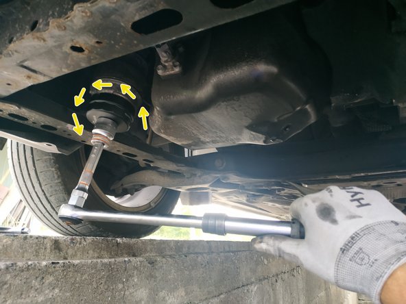 Les cloches Toyota cassent très souvent, voilà pourquoi je conseille vivement d'utiliser l'outil adapté.