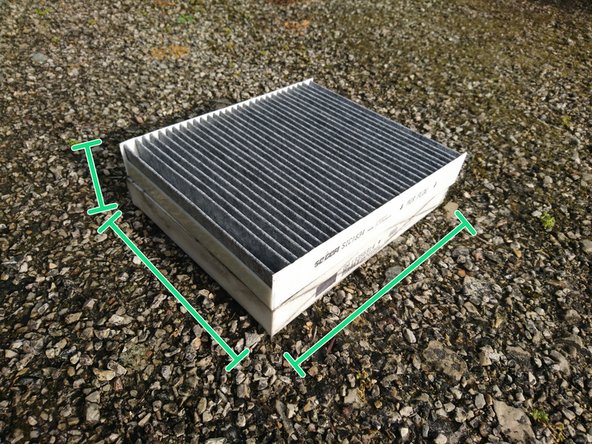 Placer le nouveau filtre dans la trappe