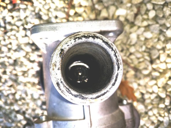 Je n'ai pas eu le temps de nettoyer en profondeur donc prévoyez d'immobiliser la voiture au moins toute une après midi voir plus