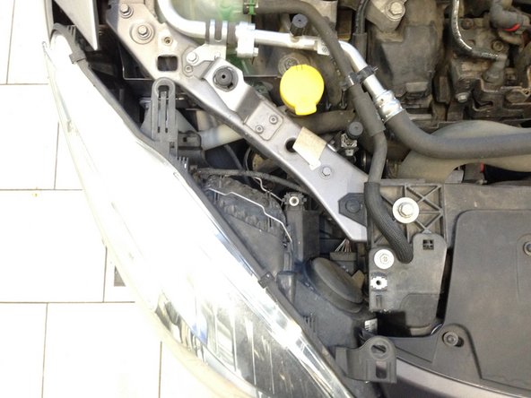 Tirer le phare vers vous pour accéder au ampoule