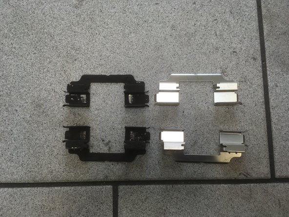 Remplacer les entretoise si celle ci sont fournie avec les nouvelles plaquettes