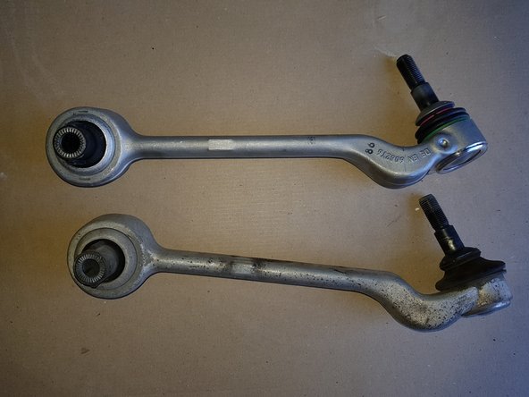 Sur le bras neuf il faudra utiliser un embout Torx T40 au lieu de l'embout BTR 5mm.