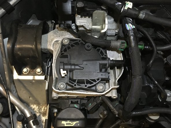 Débrancher les durites et le capteur