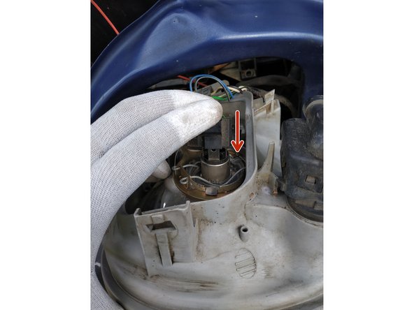 brancher la prise du feu de croisement/feu de route en appuyant dessus