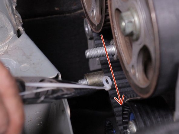 A l'aide d'une pince à bec, retirer le collier rislan en tirant dessus