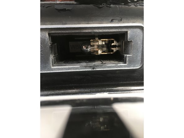 Monter la nouvelle ampoule