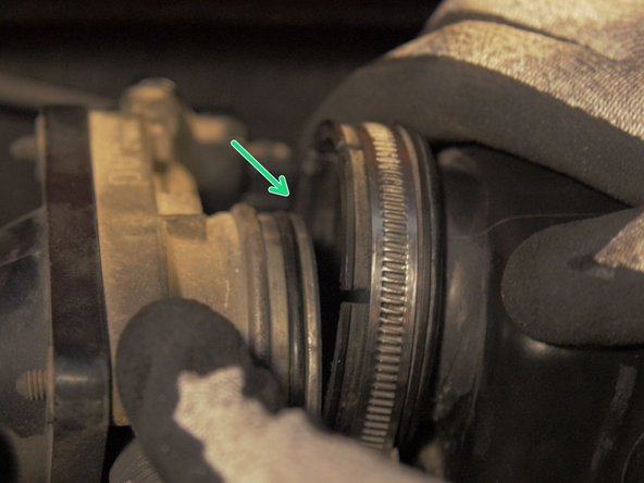 
Fit the cover onto the throttle body inlet
