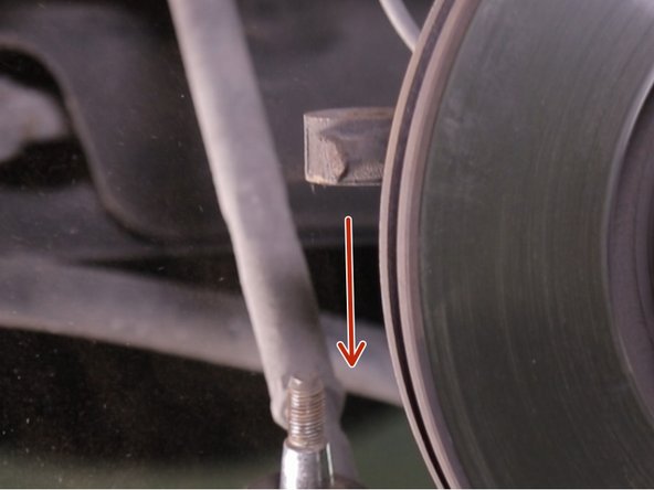 Serrer le vis de l'extracteur pour décoller la rotule