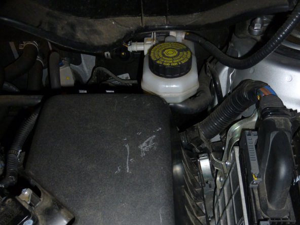 Remettre le couvercle du FA en place et refermer les agrafes, celles ci se clip bien quand le filtre est en place, d'ou l'utilité de démonter la partie supérieure du FA.