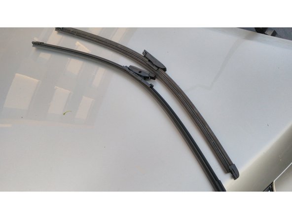 Attention le côté conducteur est plus grand que le côté passager